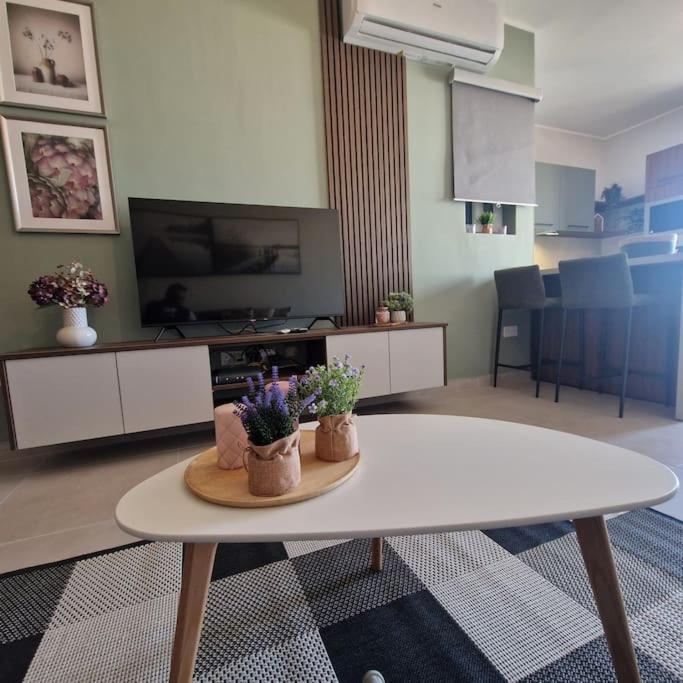 Centrally Located, Well Equipped, Stylish Flat. Bahía de San Pablo Exterior foto