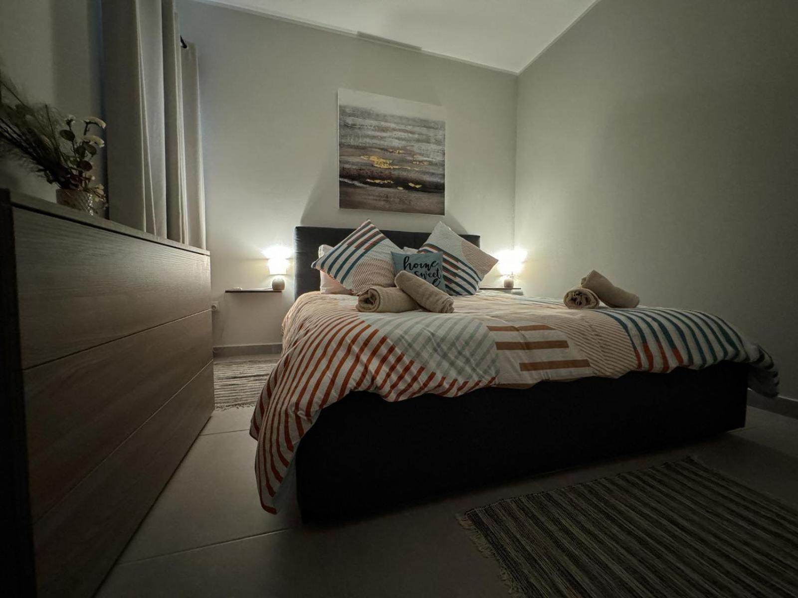 Centrally Located, Well Equipped, Stylish Flat. Bahía de San Pablo Exterior foto